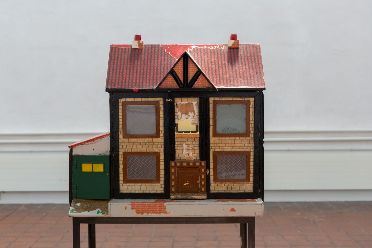 14 Hannah Quinlan and Rosie Hastings Inside detail view 2022 Copyright the artist Courtesy the artists and Kunsthalle Osnabrück Photography Lucie Marsmann