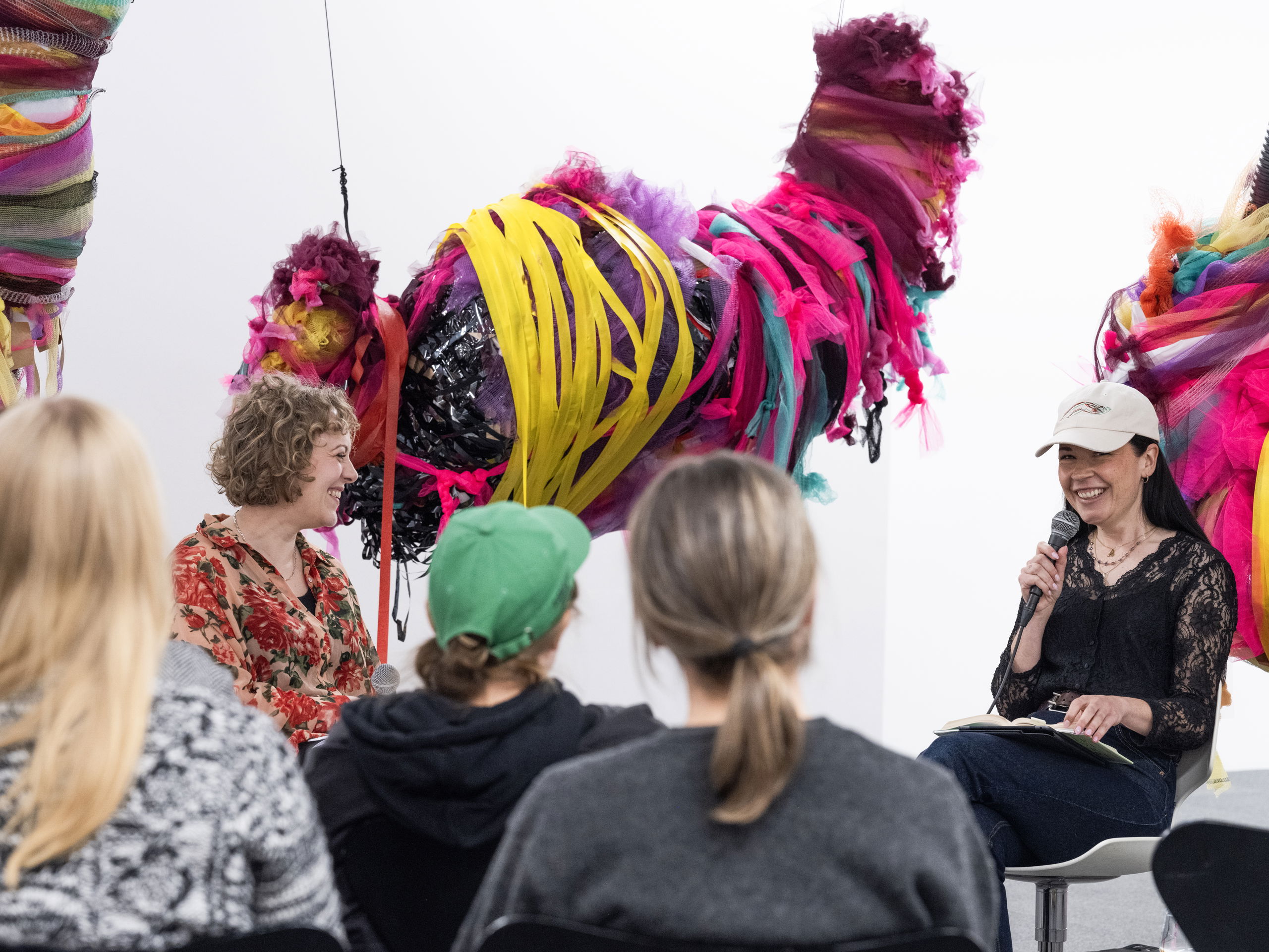 Prisen av omsorg: En samtale med forfatter Madeleine Schultz. Foto: Helle Navratil.