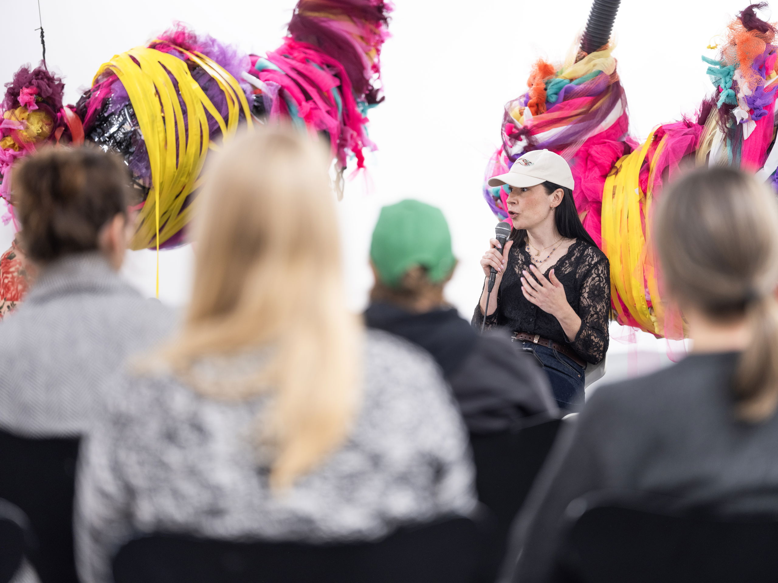 Prisen av omsorg: En samtale med forfatter Madeleine Schultz. Foto: Helle Navratil.