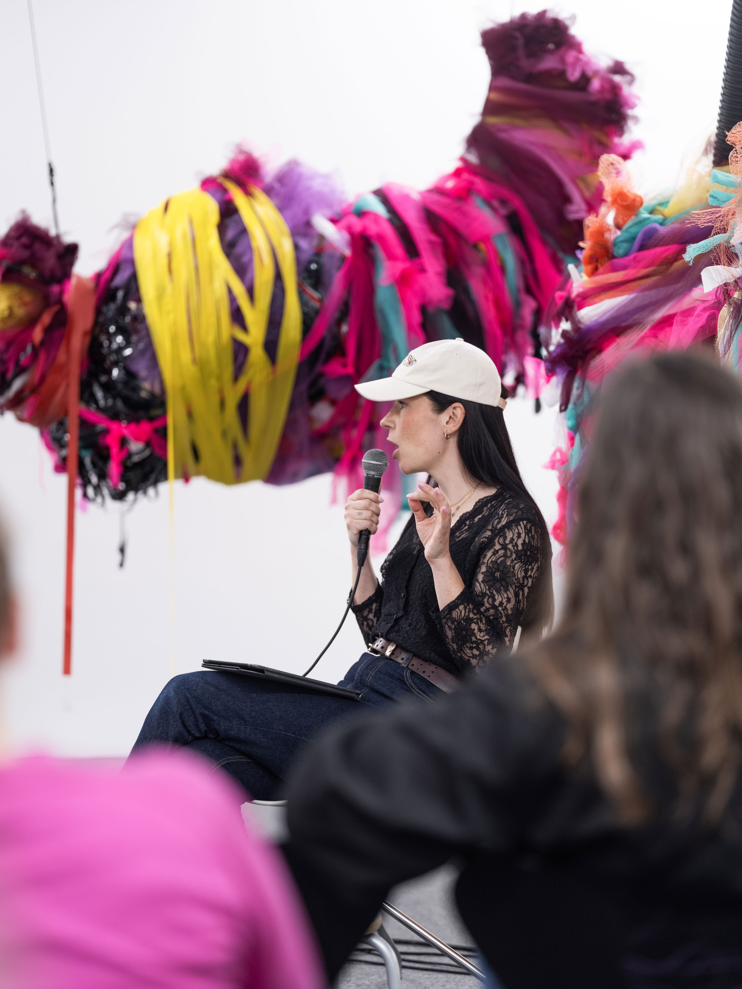 Prisen av omsorg: En samtale med forfatter Madeleine Schultz. Foto: Helle Navratil.