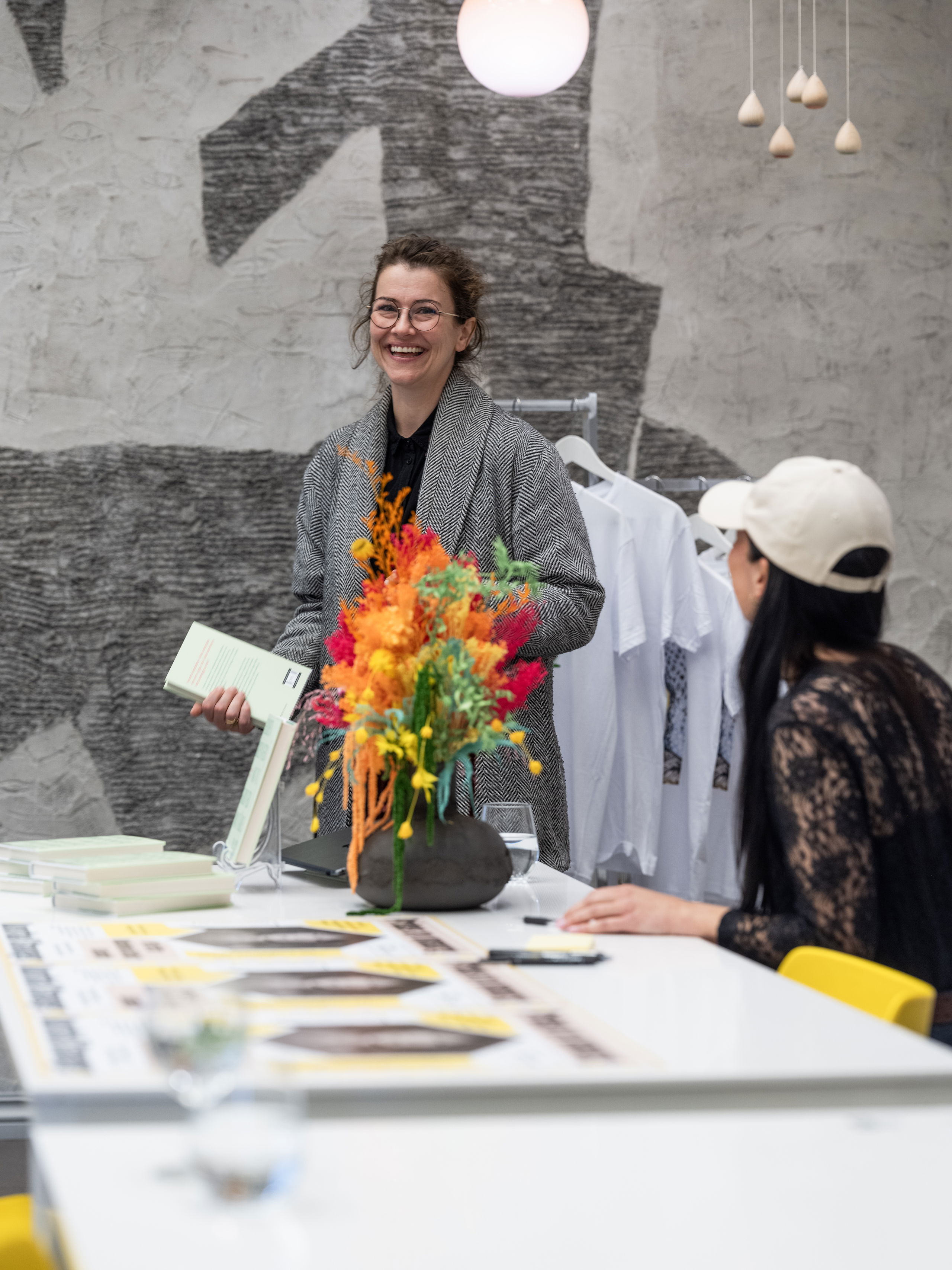 Prisen av omsorg: En samtale med forfatter Madeleine Schultz. Foto: Helle Navratil.