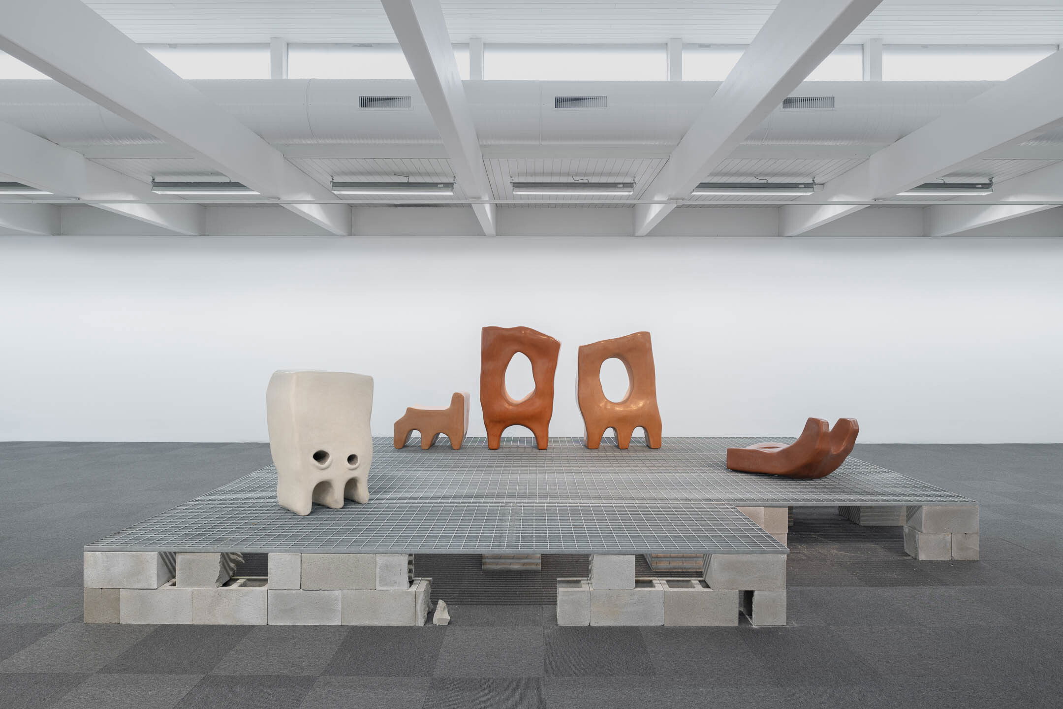 Jumana Manna, Break, Take, Erase, Tally (2025), installasjonsoversikt. Foto: Erik Sæter Jørgensen