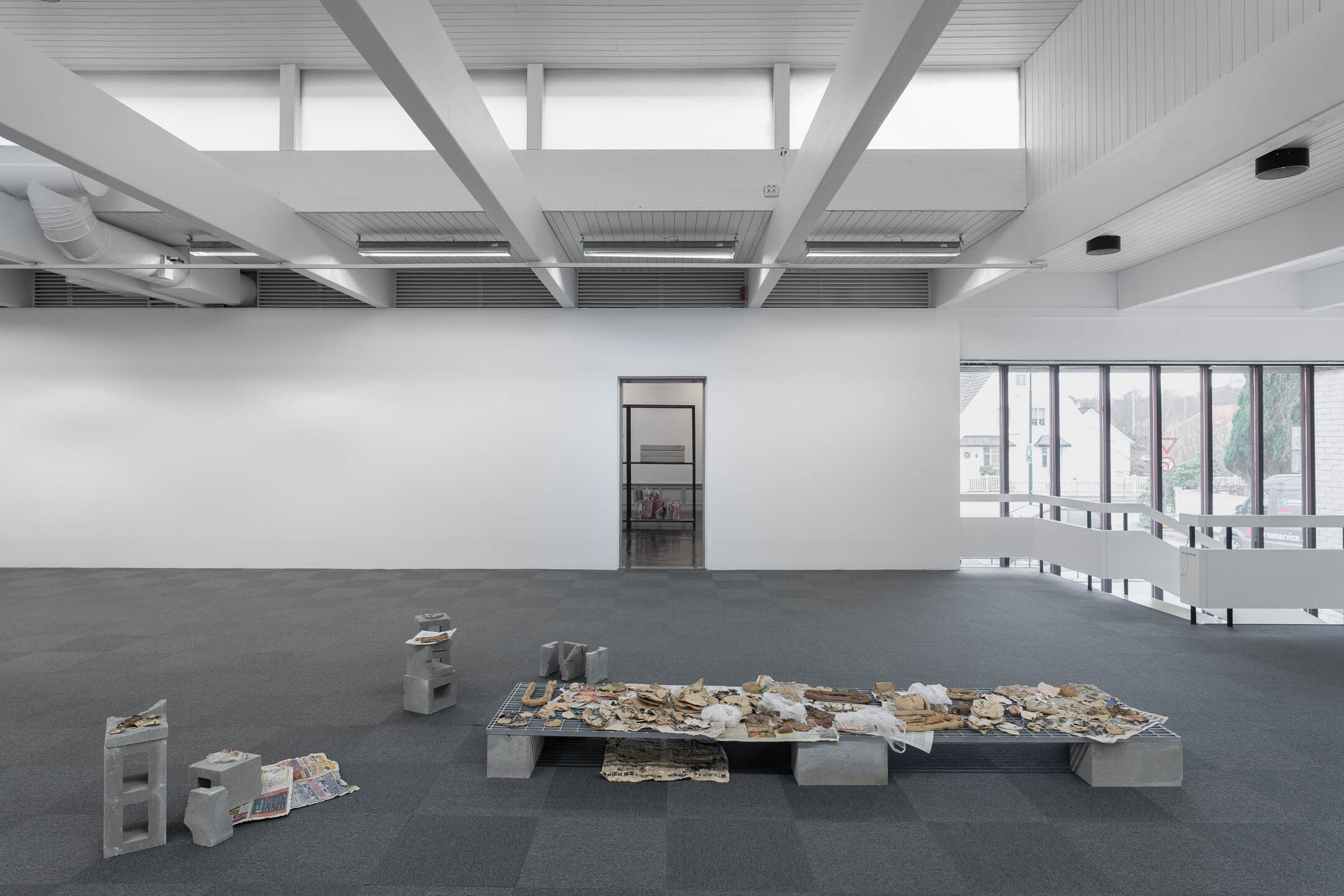 Jumana Manna, Break, Take, Erase, Tally (2025), installasjonsoversikt. Foto: Erik Sæter Jørgensen