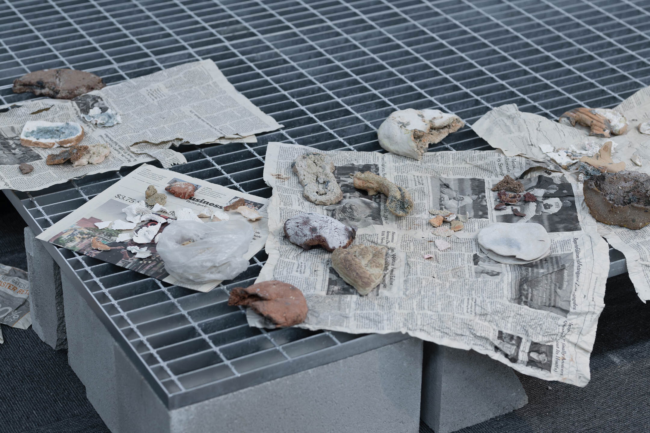 Jumana Manna, Break, Take, Erase, Tally (2025), installasjonsoversikt. Foto: Erik Sæter Jørgensen