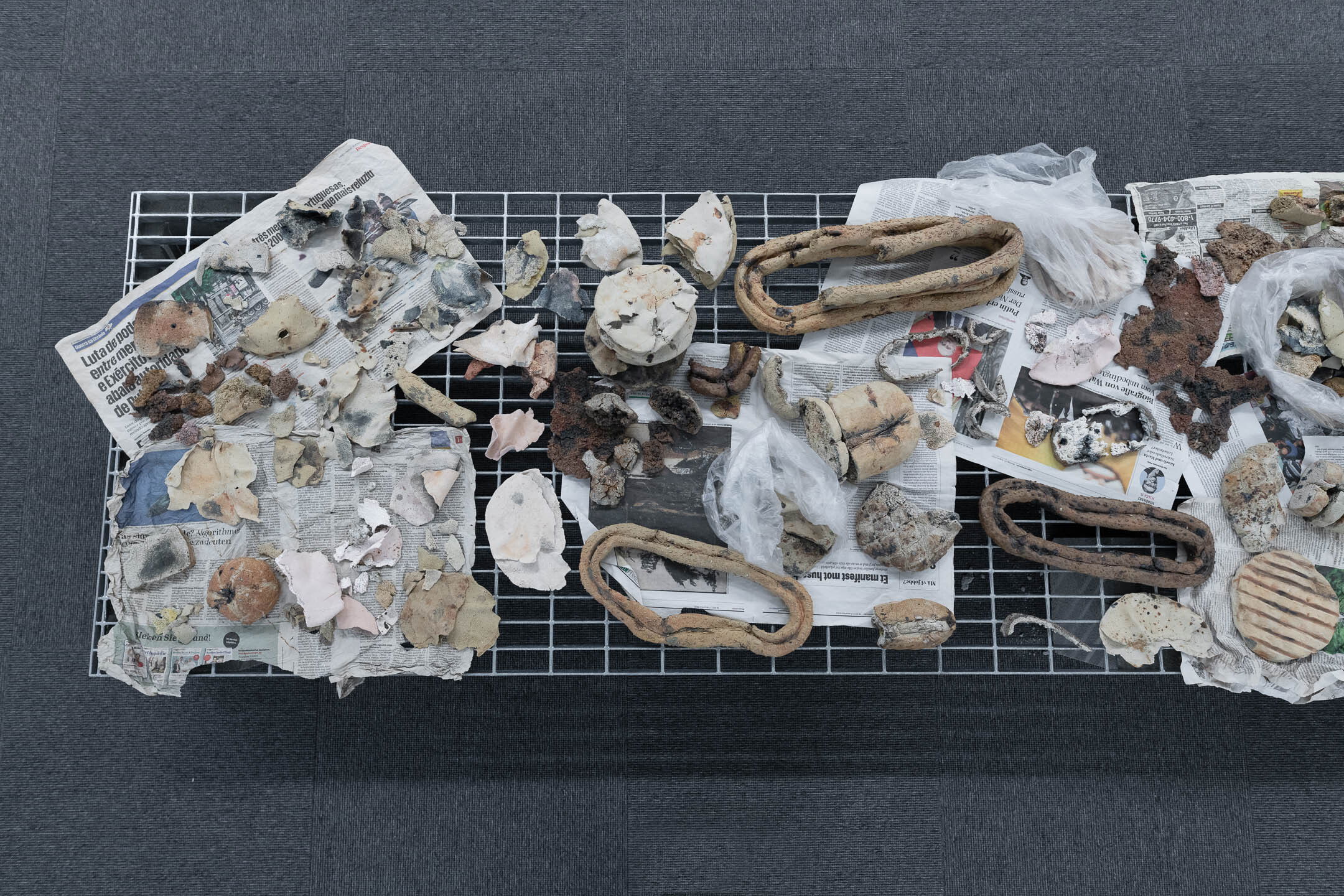 Jumana Manna, Break, Take, Erase, Tally (2025), installasjonsoversikt. Foto: Erik Sæter Jørgensen