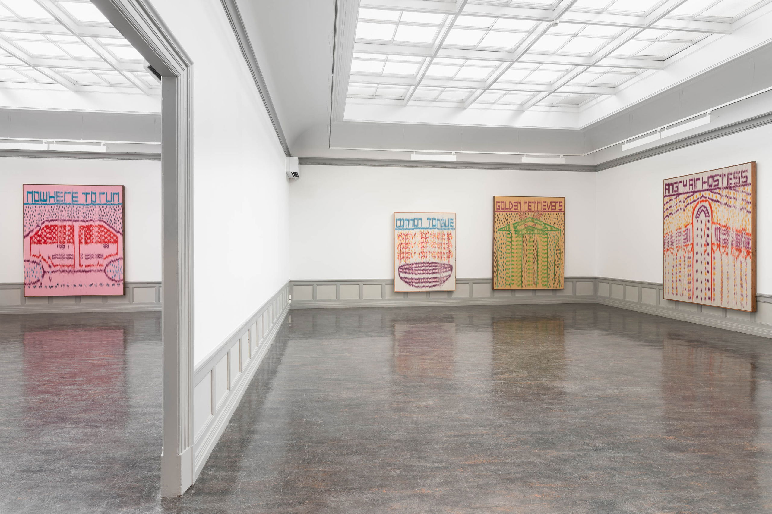 Mark Corfield-Moore, We Speak Chicken (2024), installasjonsoversikt. Foto: Erik Sæter Jørgensen.