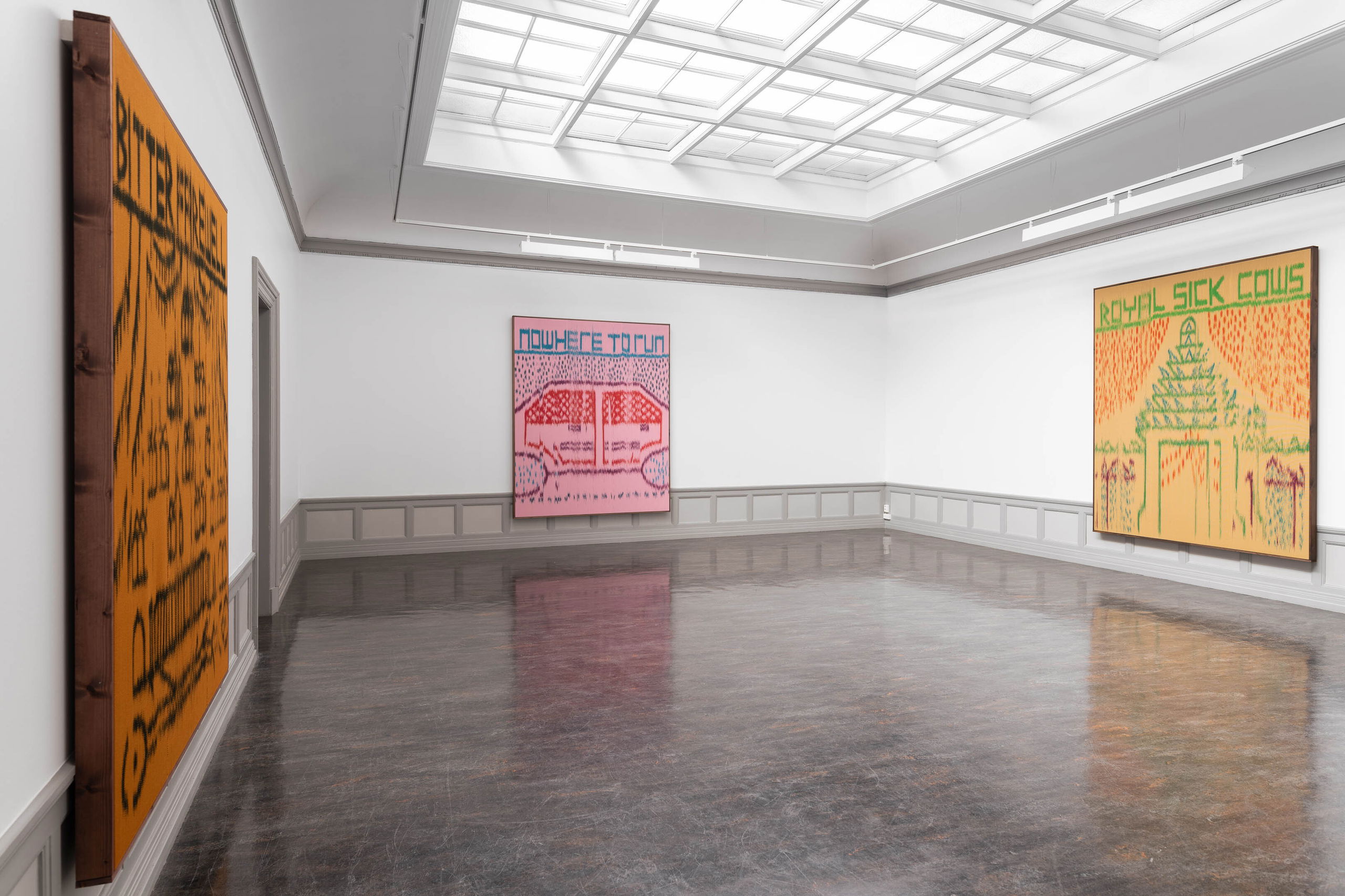 Mark Corfield-Moore, We Speak Chicken (2024), installasjonsoversikt. Foto: Erik Sæter Jørgensen.