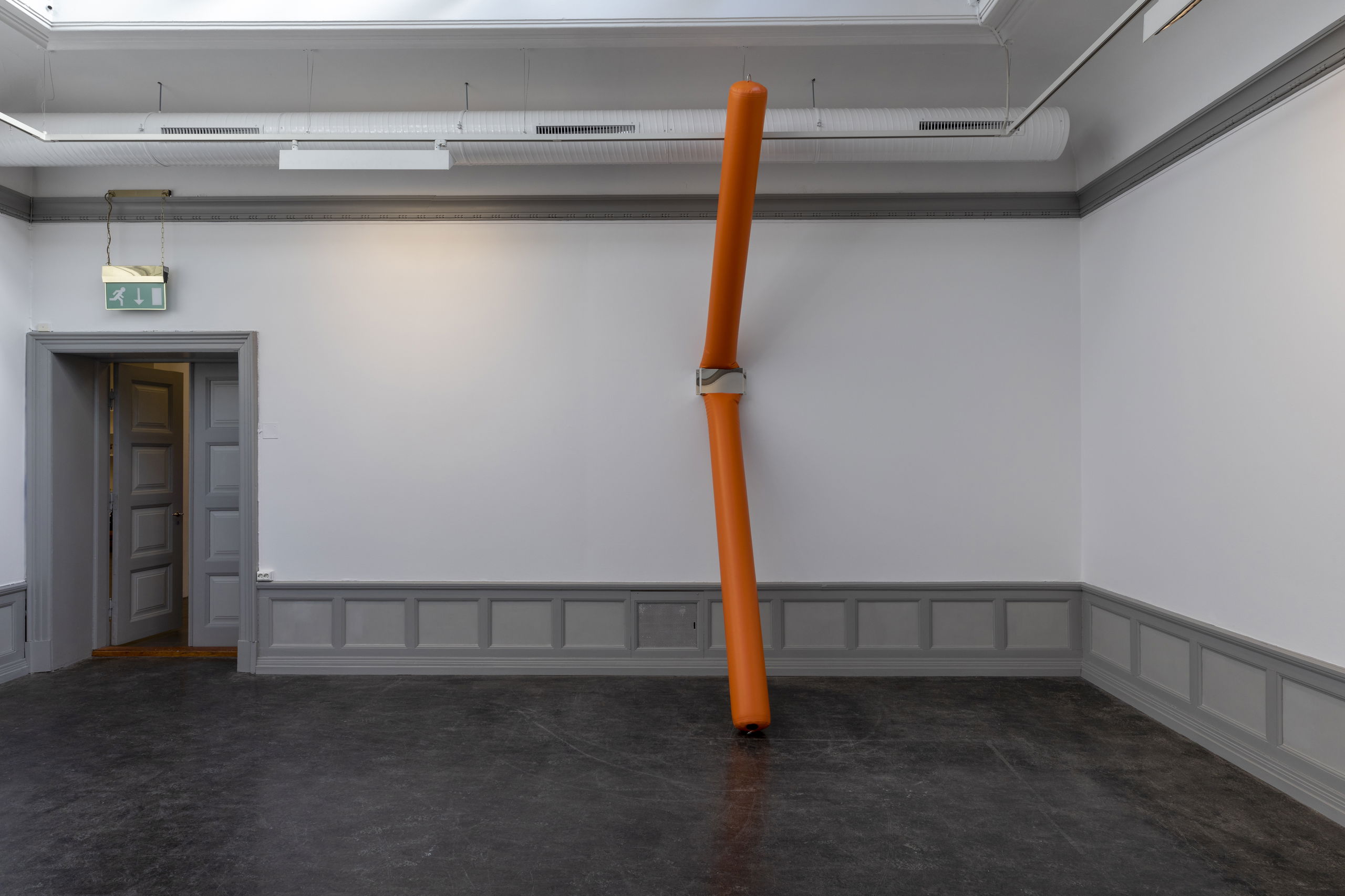 Marte Eknæs, Air Conditions (2020), installasjonsoversikt. Foto: Oddbjørn Erland Aarstad.