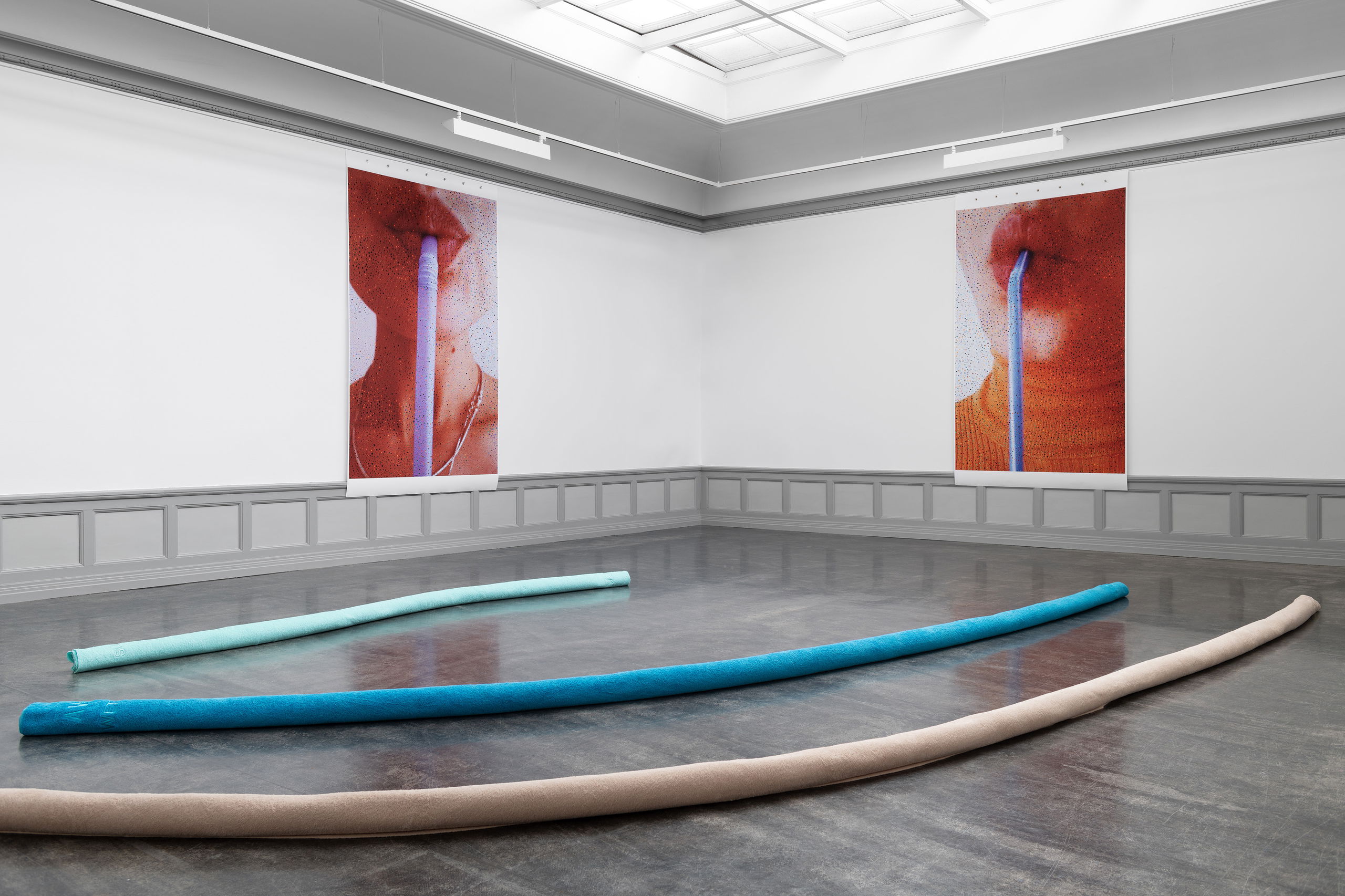 Sandra Vaka, Suge (2019), installasjonsoversikt. Foto: Erik Sæter Jørgensen.