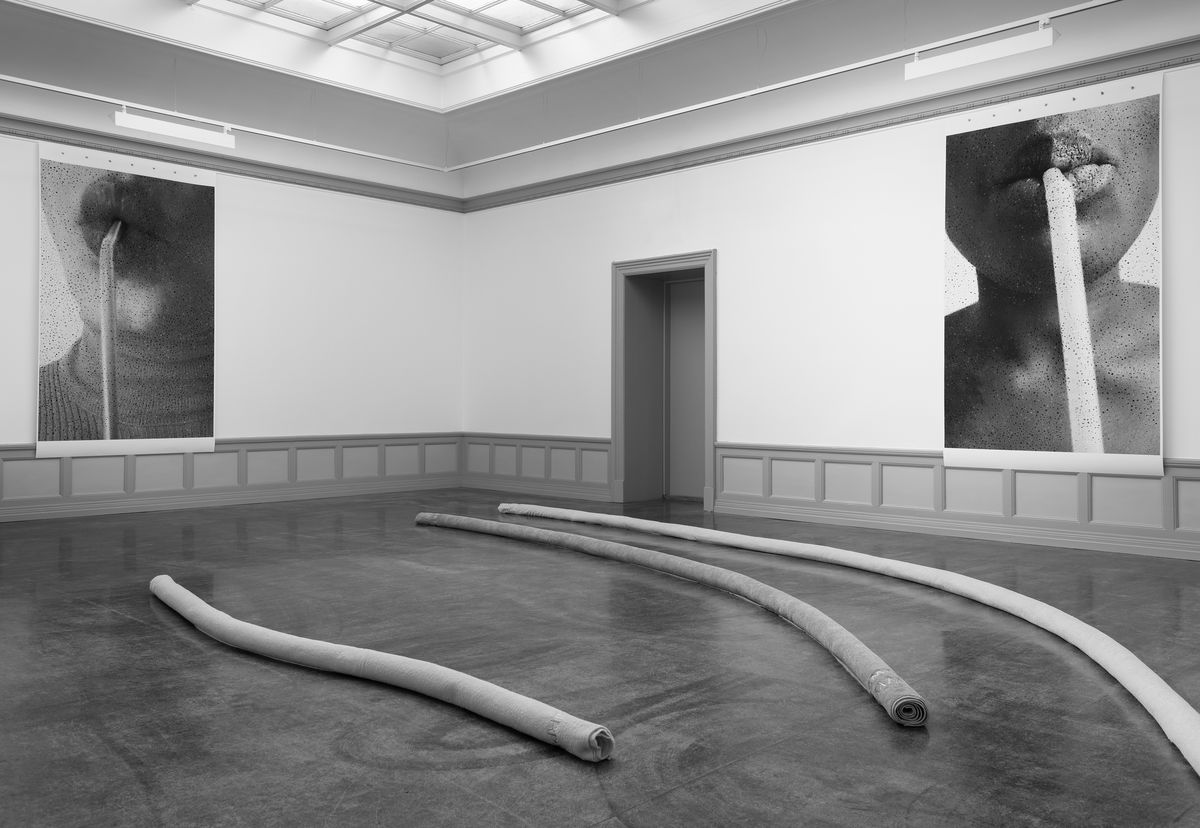 Sandra Vaka, Suge (2019), installasjonsoversikt. Foto: Erik Sæter Jørgensen.
