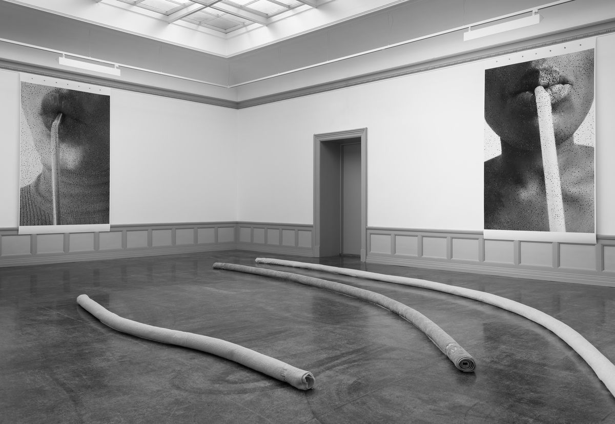 Sandra Vaka, Suge (2019), installasjonsoversikt. Foto: Erik Sæter Jørgensen.