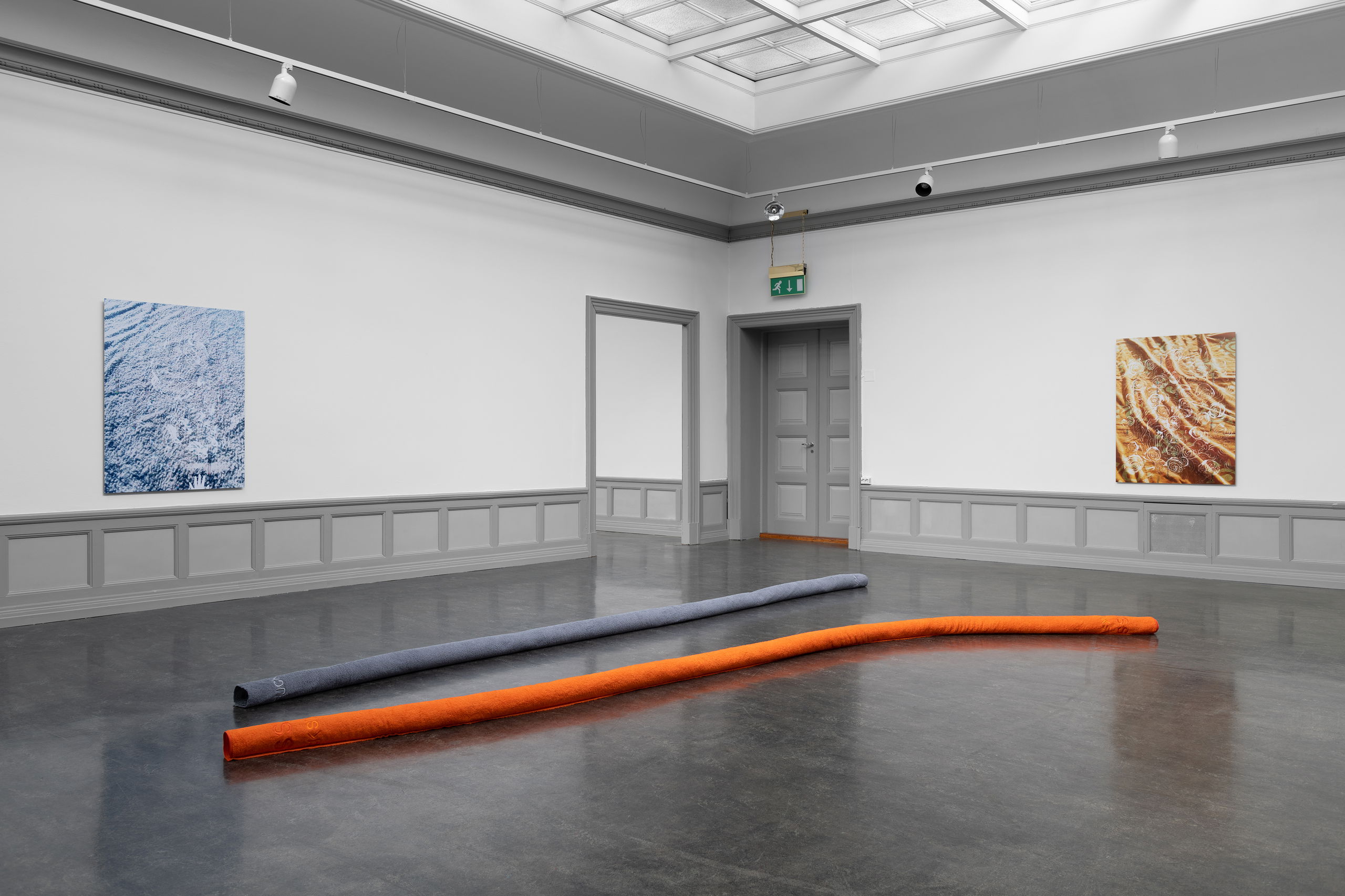 Sandra Vaka, Suge (2019), installasjonsoversikt. Foto: Erik Sæter Jørgensen.