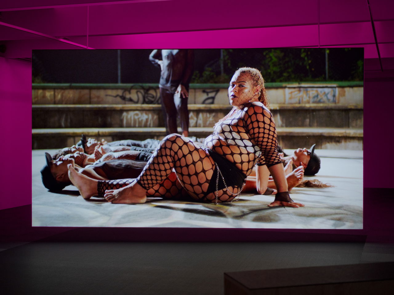 Bárbara Wagner and Benjamin de Burca, Swinguerra (2022), installation view. Photo: Erik Sæter Jørgensen.