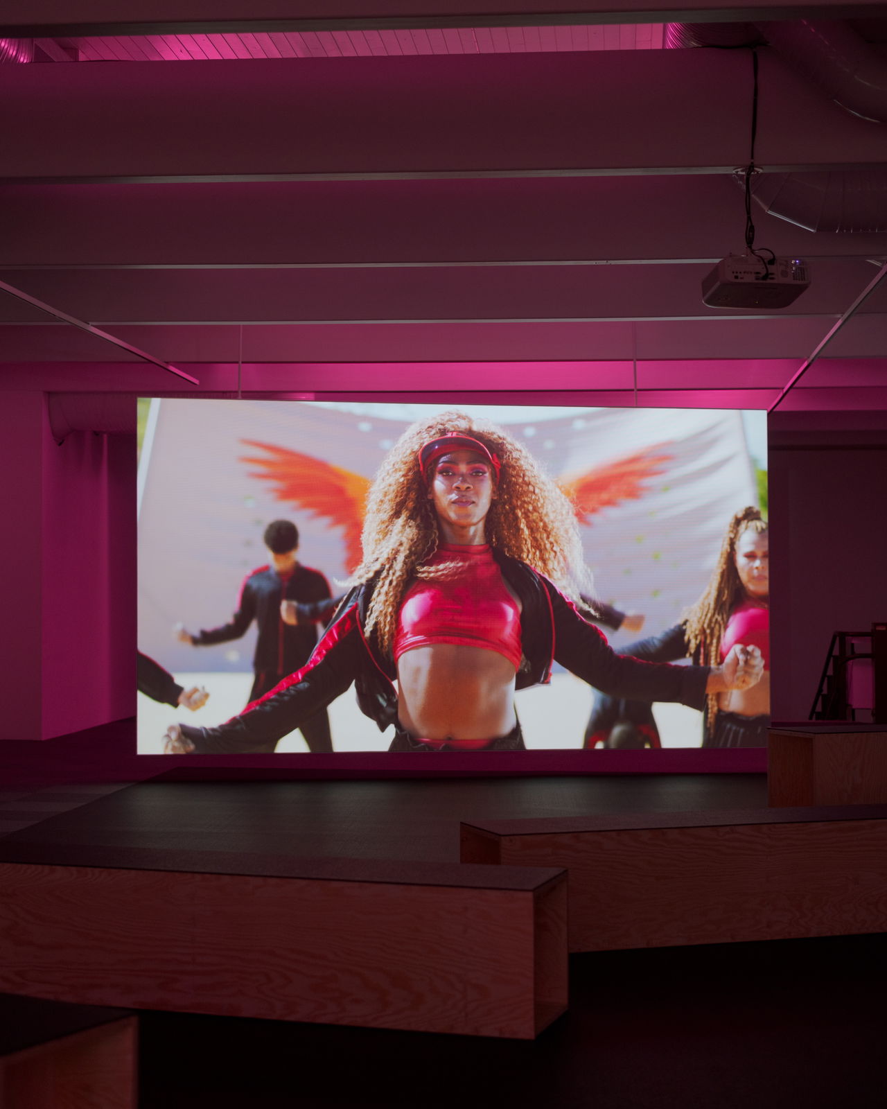 Bárbara Wagner and Benjamin de Burca, Swinguerra (2022), installation view. Photo: Erik Sæter Jørgensen.