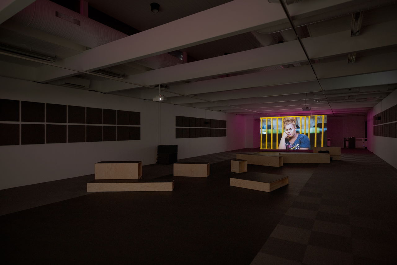 Bárbara Wagner and Benjamin de Burca, Swinguerra (2022), installation view. Photo: Erik Sæter Jørgensen.