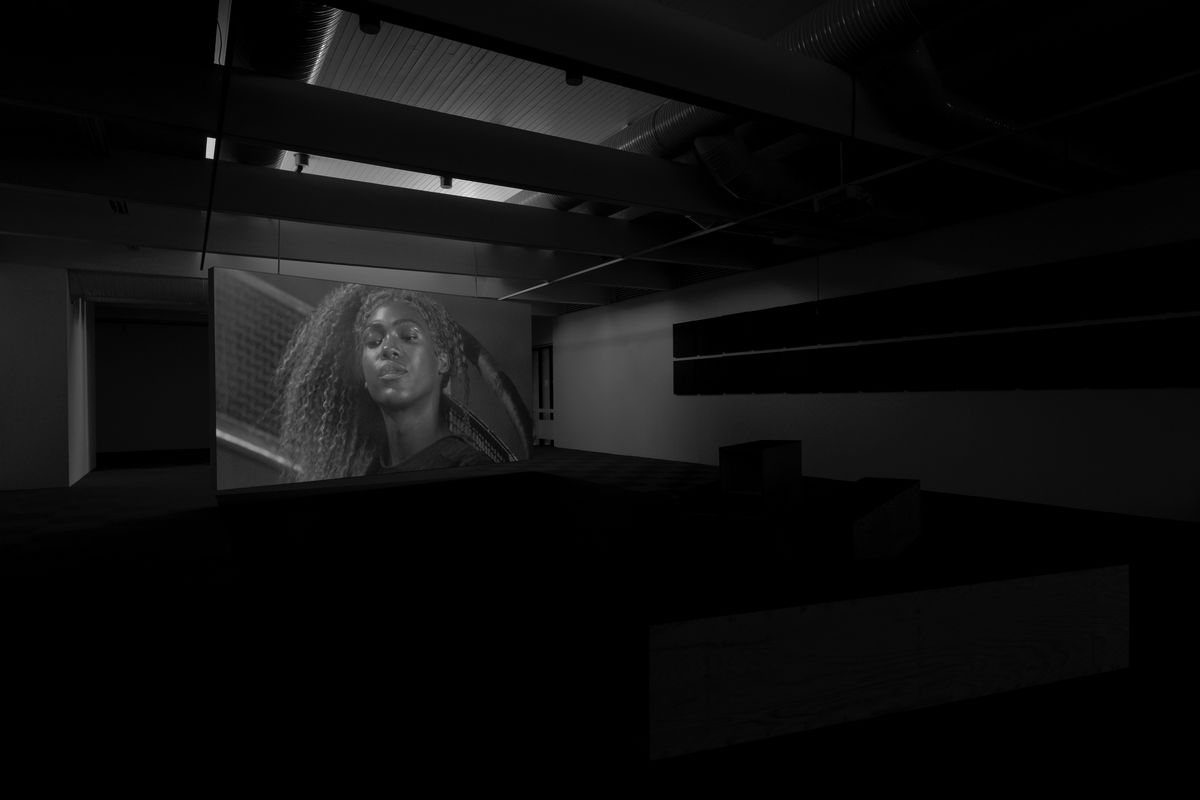 Bárbara Wagner and Benjamin de Burca, Swinguerra (2022), installation view. Photo: Erik Sæter Jørgensen.