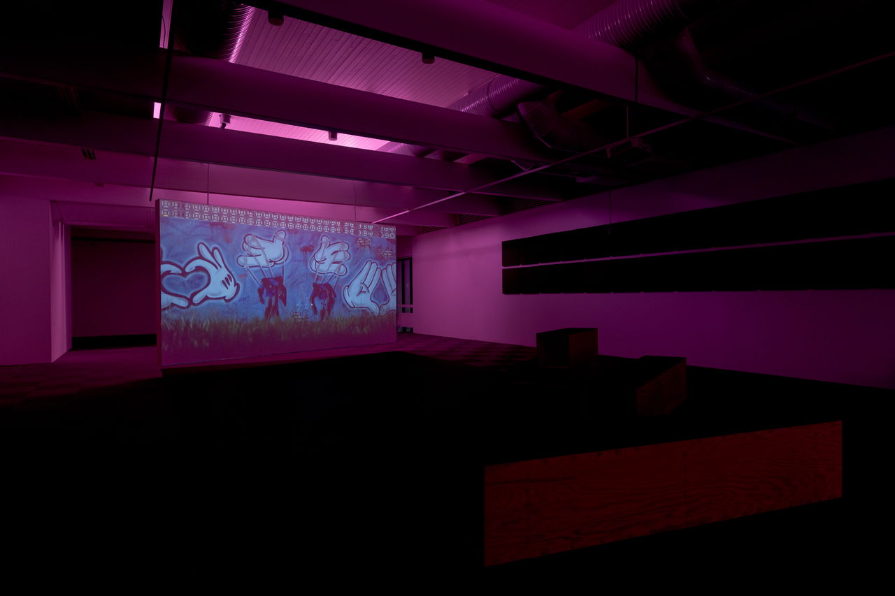 Bárbara Wagner and Benjamin de Burca, Swinguerra (2022), installation view. Photo: Erik Sæter Jørgensen.