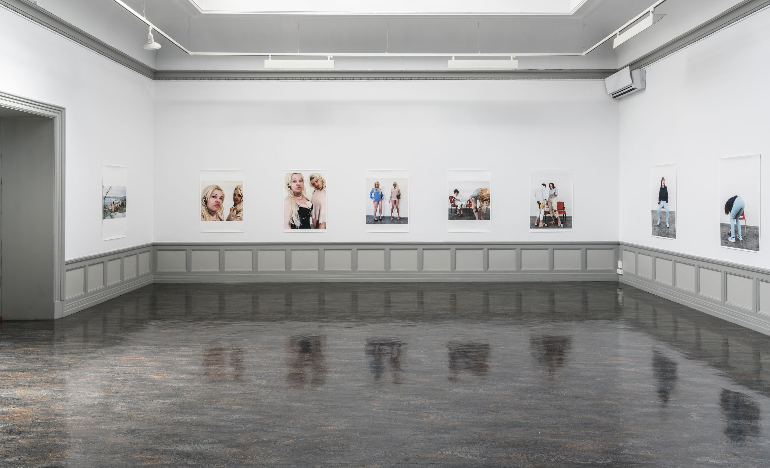 Vanessa Baird, Here we are again, happy as can be, all good pals and jolly good company (2021), installation view. Photo: Kunsthall Stavanger / Markus Johansson (Bitmap).