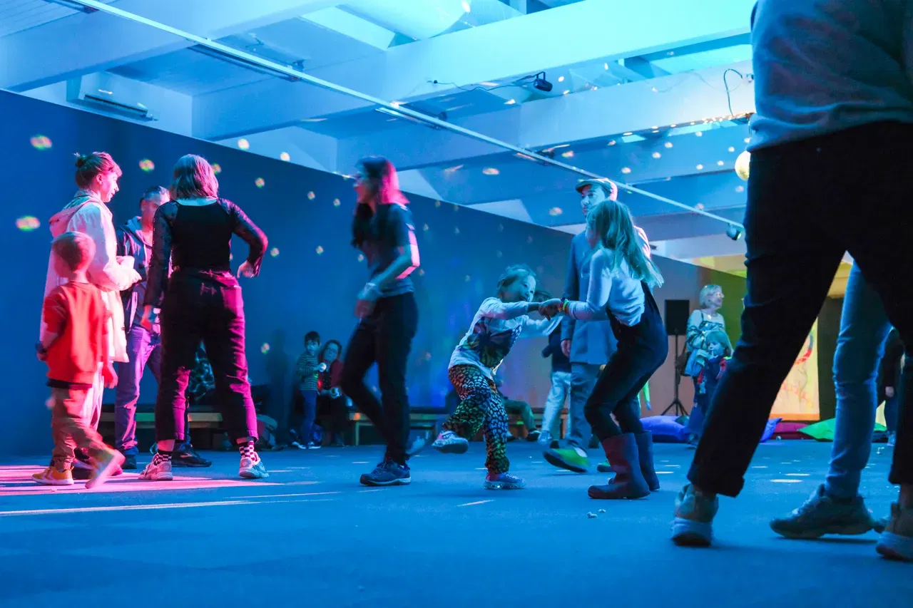 Arty Party website header image